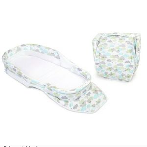 Baby Delight Snuggle Nest, Skies